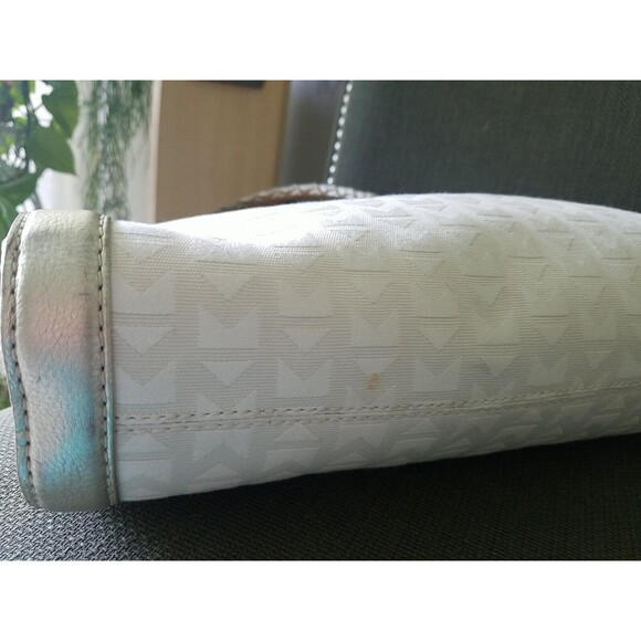 MICHAEL KORS Ivory  Signature Jacquard Fabric Gold Leather handbag - Picture 4 of 9